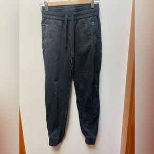 TNA Aritzia Black Zipper Pocket Jogger